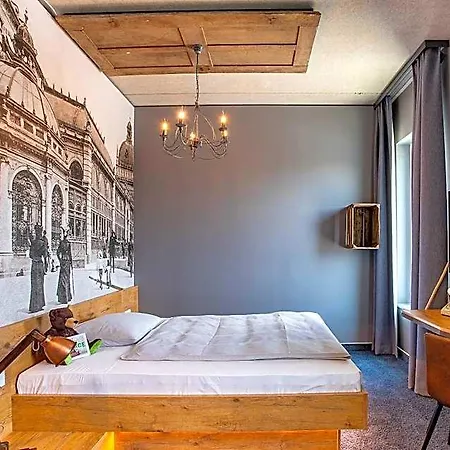 Tinytwice Hotell 3*